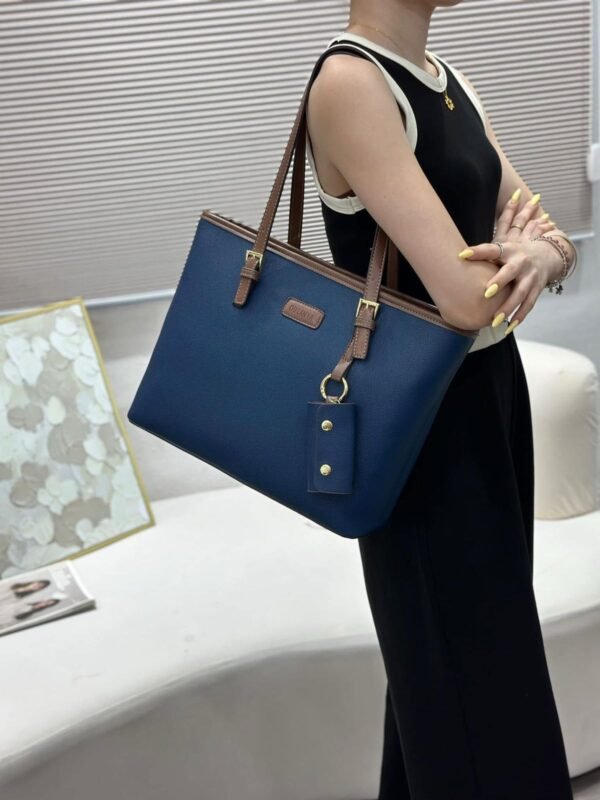 High-Quality Synthetic Leather Tote Bag with Stylish Keychain Pouch - Image 2